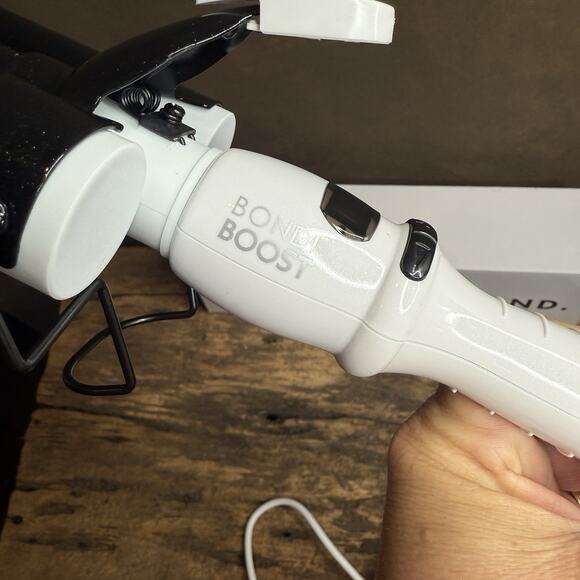 Bondi Boost Wave Wand 32mm Hair Curler Triple Barrel Crimper w/ Box & Glove - Picture 3 of 6